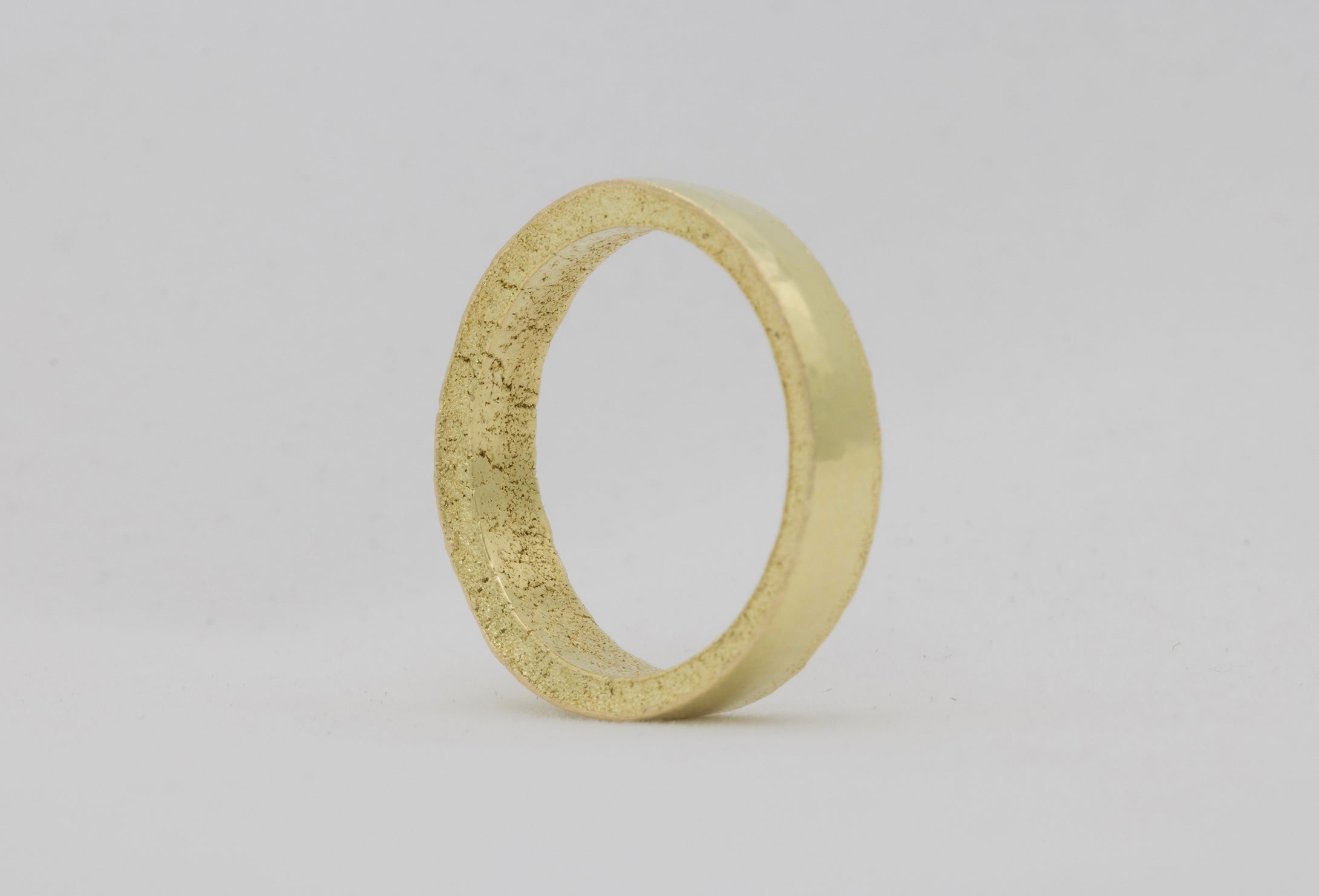 ring of dust: gold landscape ring